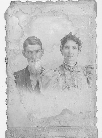 Unknown persons in Vivian Hall belongings_0004
